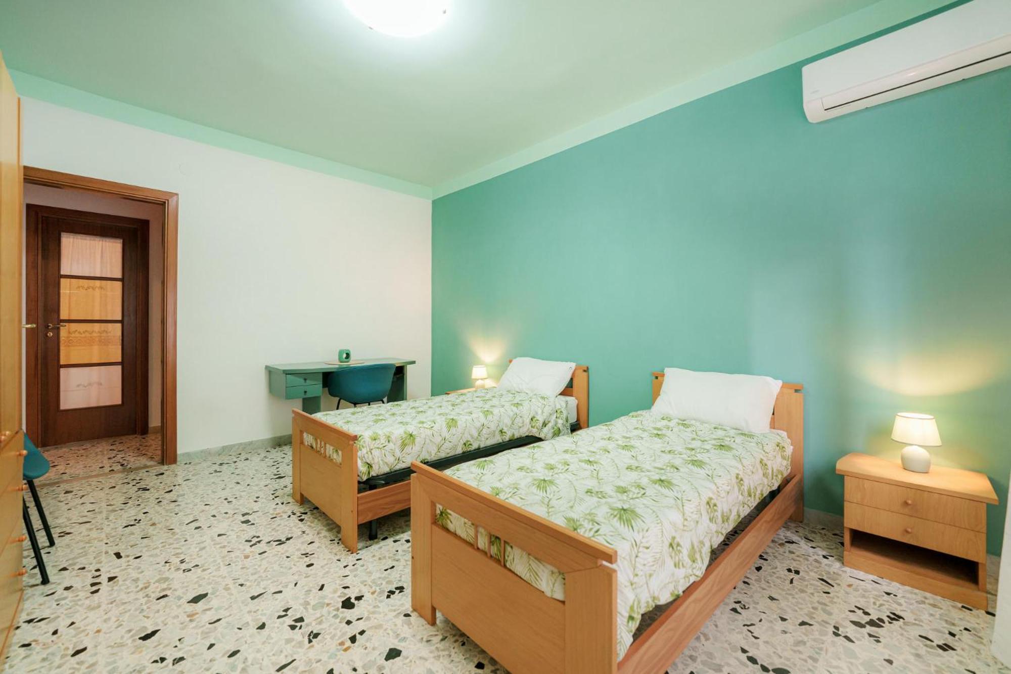Casa Spaziosa, A Pochi Passi Da Metro E Centro Apartment Naples