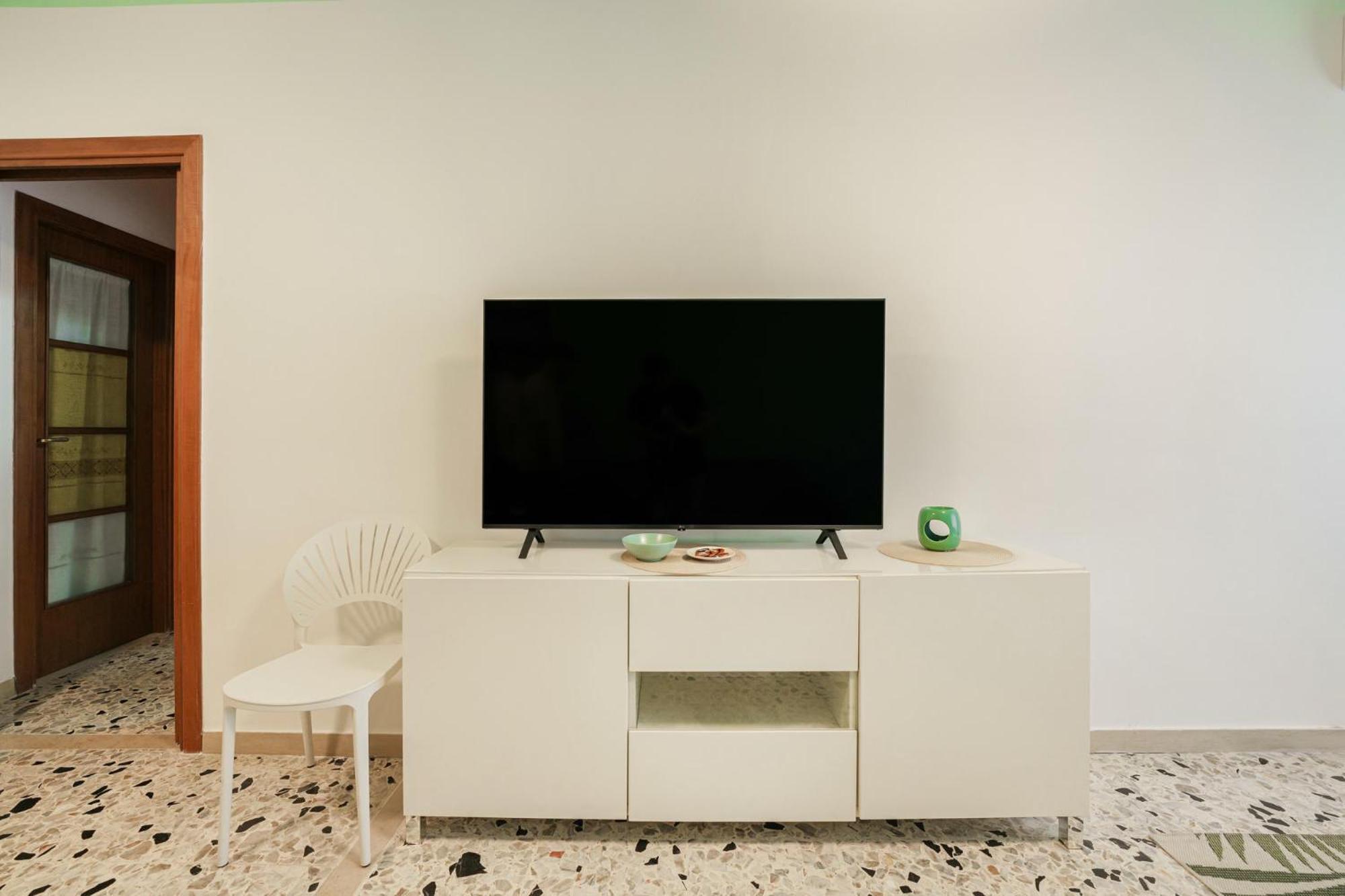 Apartment Casa Spaziosa, A Pochi Passi Da Metro E Centro