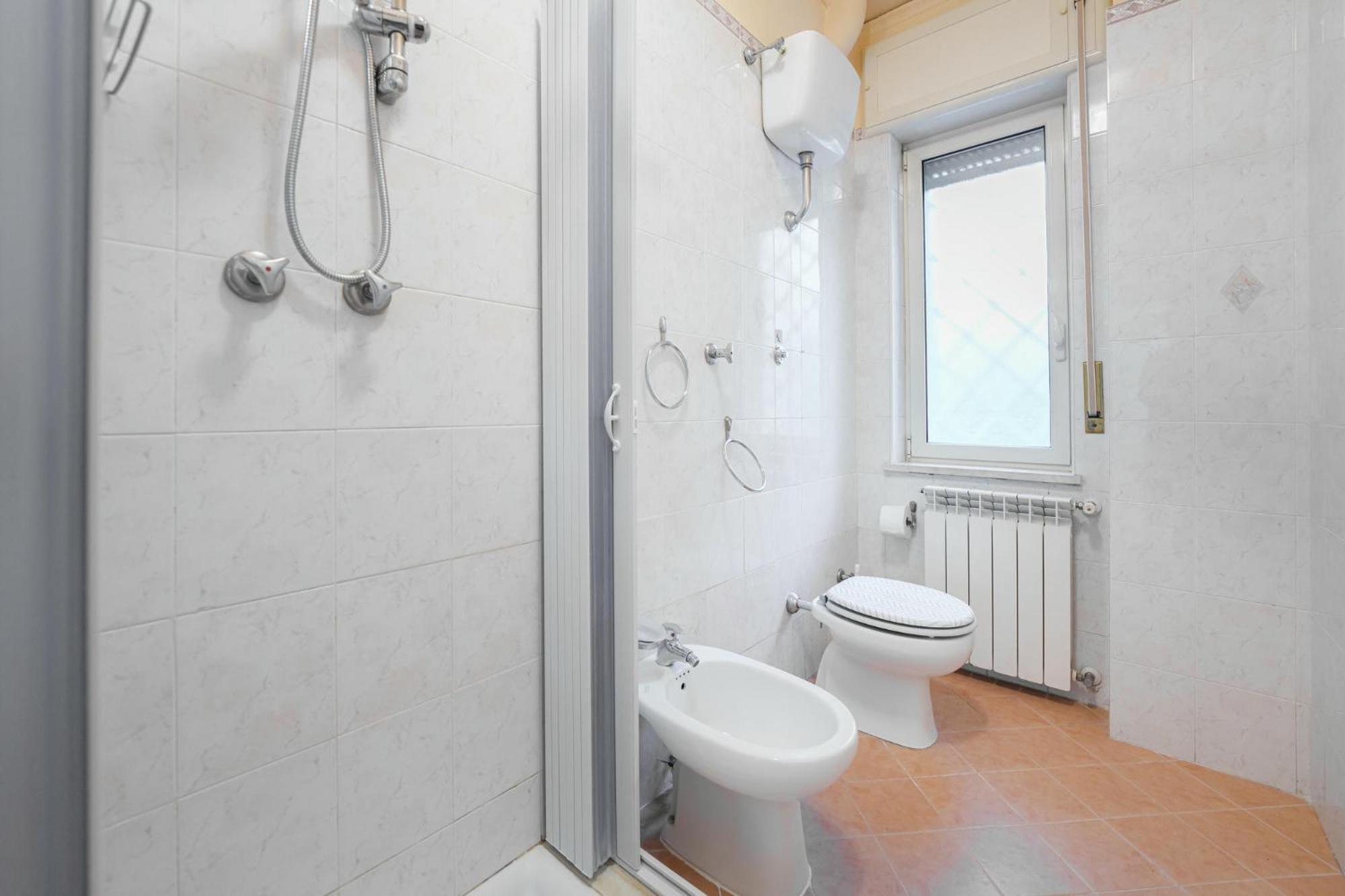 Apartment Casa Spaziosa, A Pochi Passi Da Metro E Centro