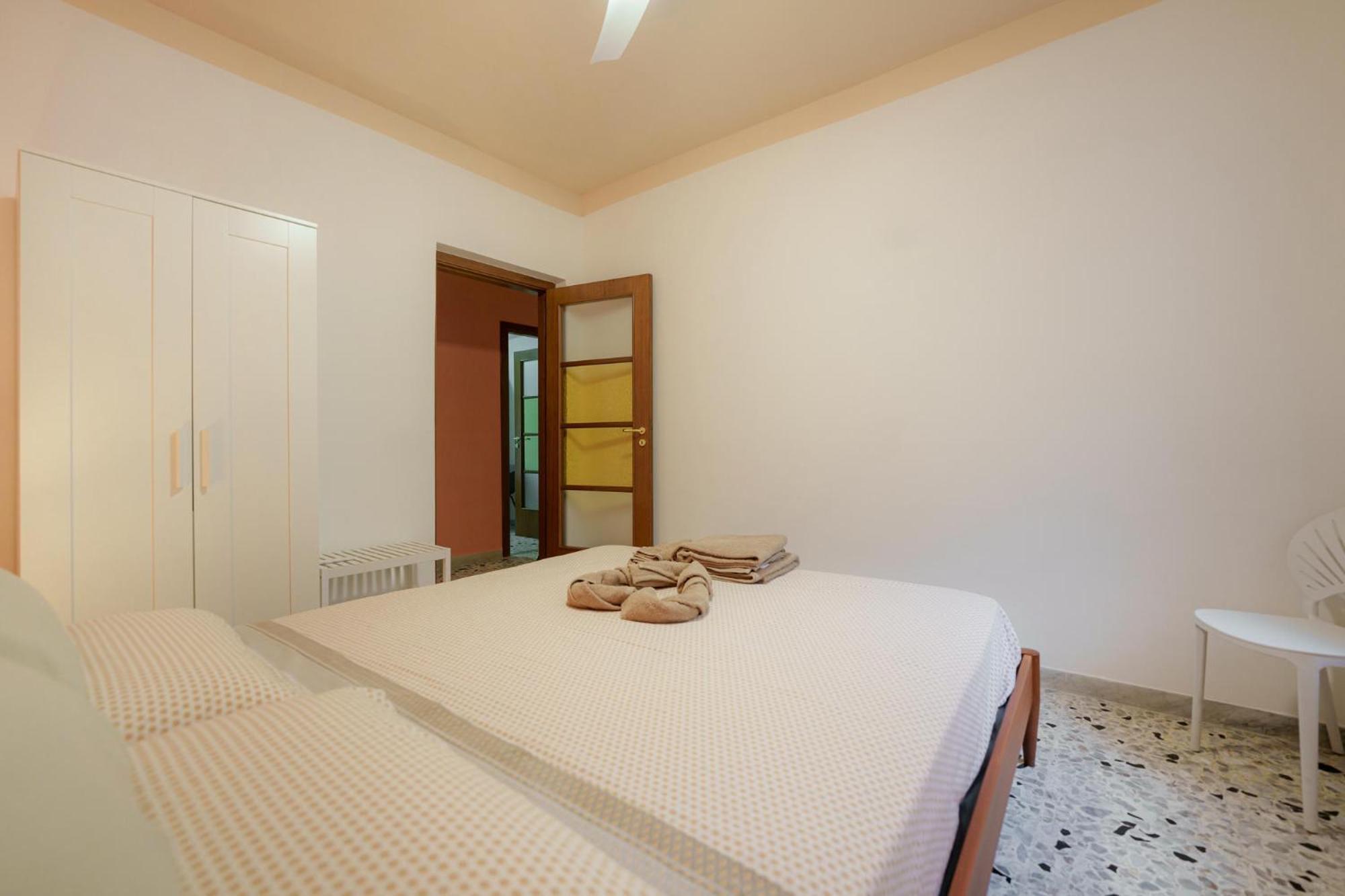 Casa Spaziosa, A Pochi Passi Da Metro E Centro *