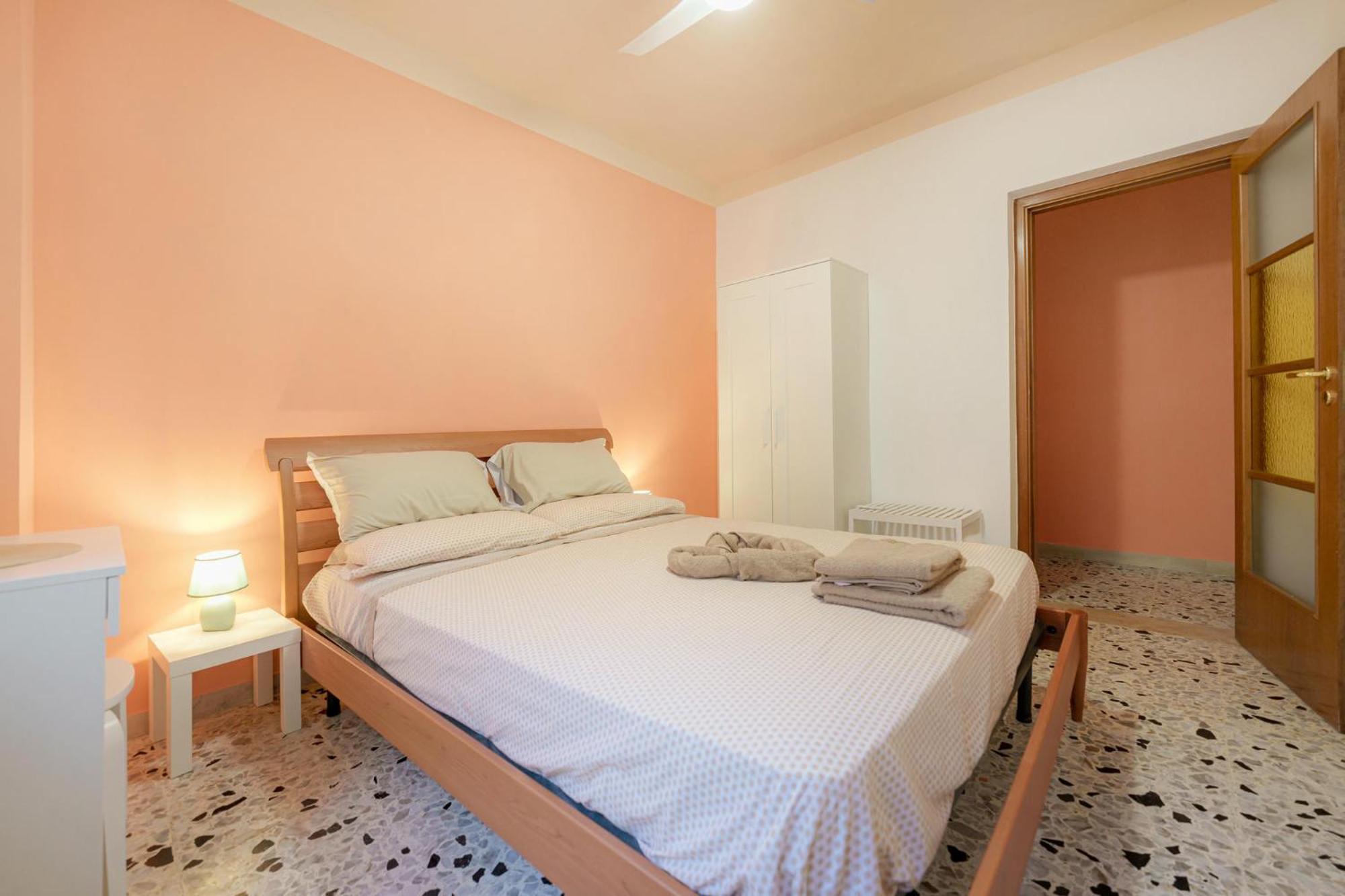 Casa Spaziosa, A Pochi Passi Da Metro E Centro Naples