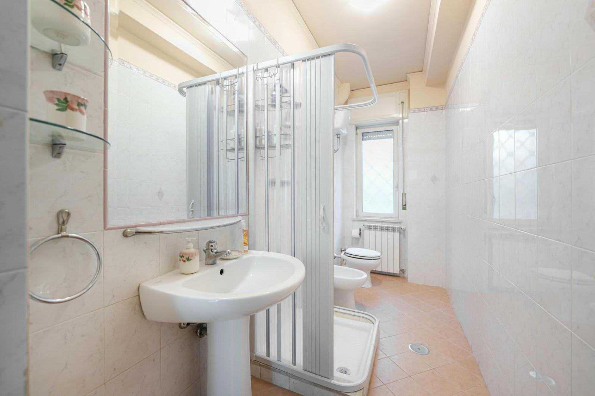 Casa Spaziosa, A Pochi Passi Da Metro E Centro Naples